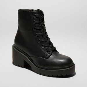 Target Universal Thread Combat Boots